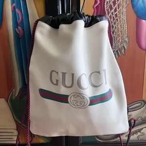 Authentic gucci bag. brand new. leather